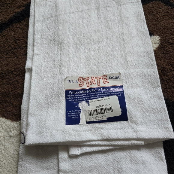 Louisiana tea towel, it's a Louisiana thing. Embroidered - Picture 3 of 6